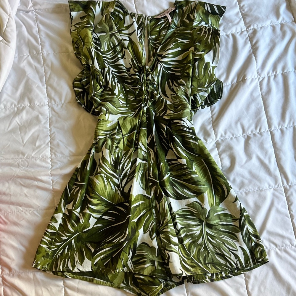 🌴 NWOT BCBGeneration Palm Leaf Tropical Romper One Piece in Size 2